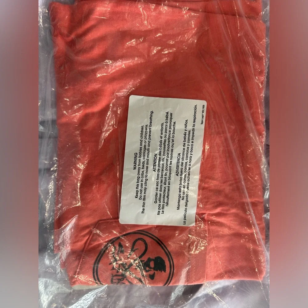 Men’s burnt coral Salt Life T-shirt, skull & hook decals. NWT, size large - Picture 8 of 8